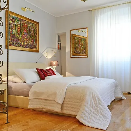 Hotell Olivia 4*