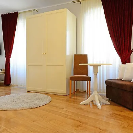 Hotell Olivia 4*